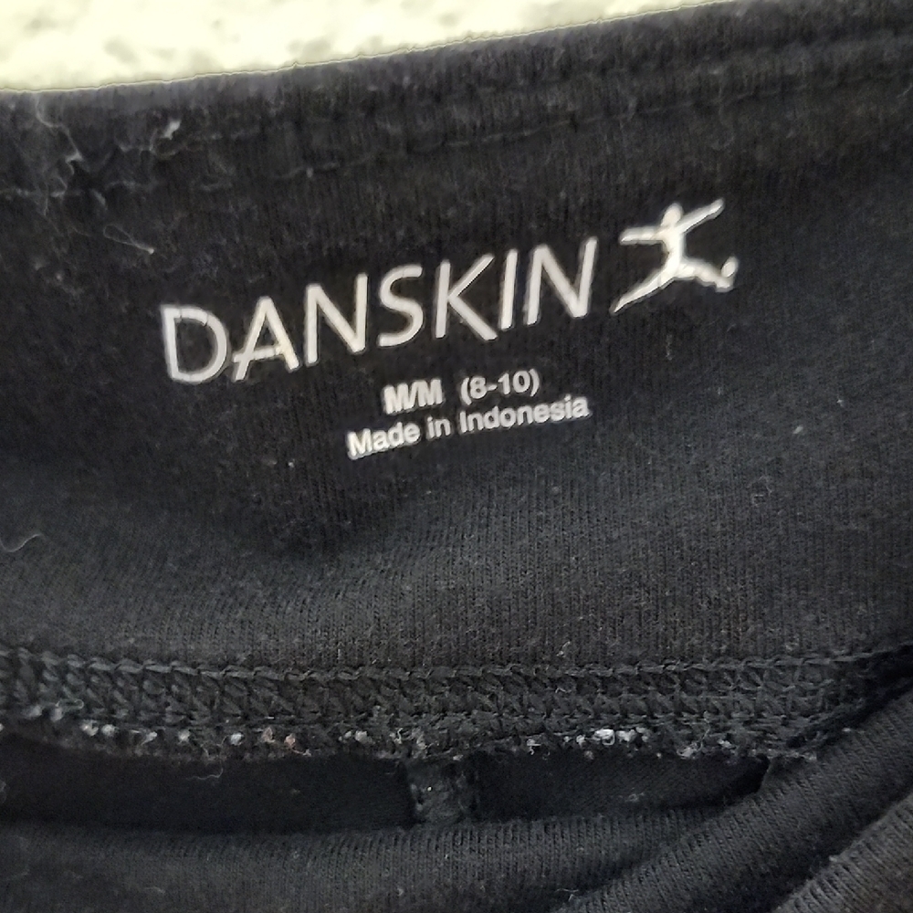 Danskin Black Capris Sleek Versatile Design - Picture 2 of 5